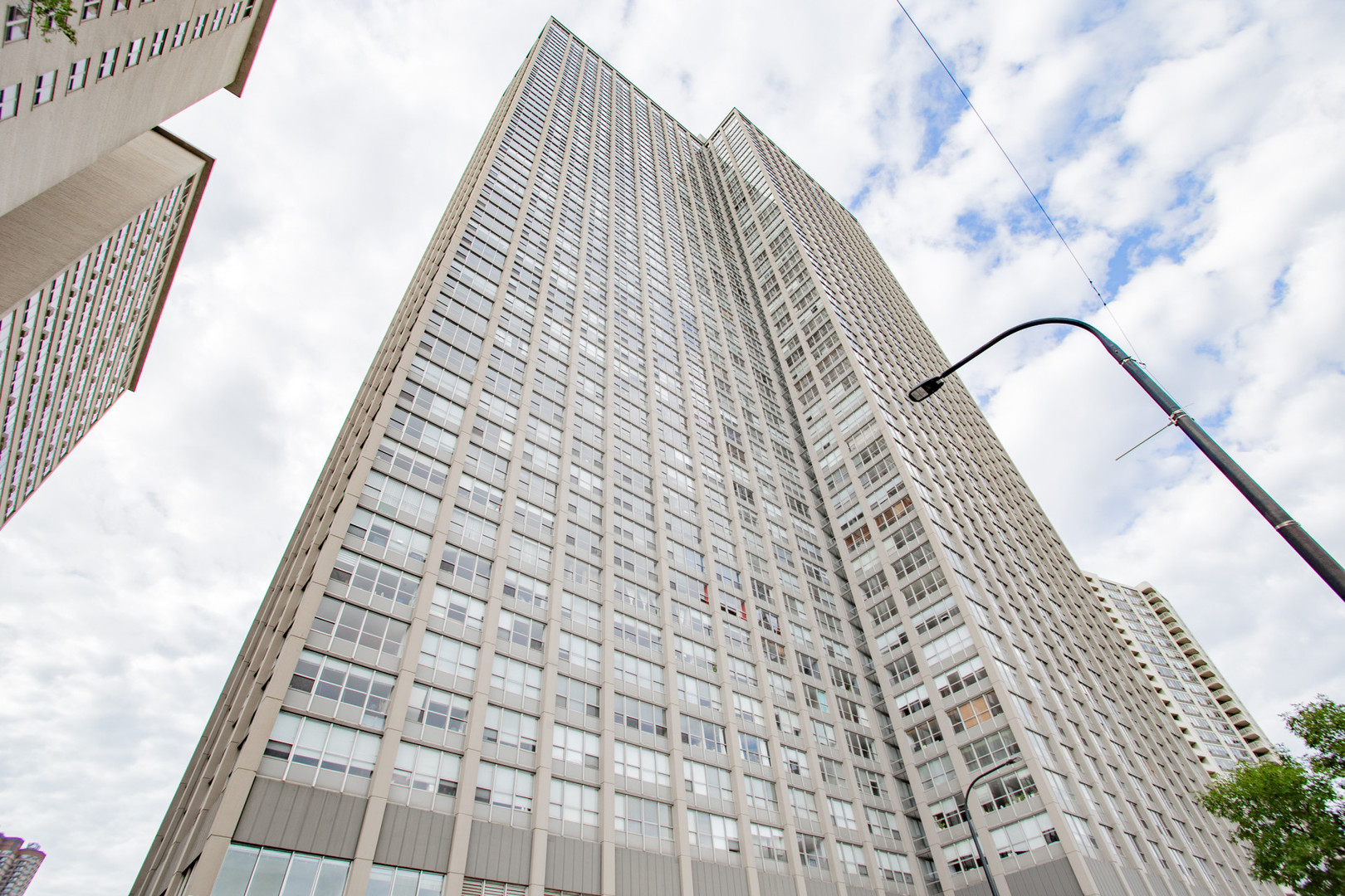 655 West Irving Park Road, Unit 5104 Chicago, IL 60613 - Photo 2 of 24 Gallery Image 2