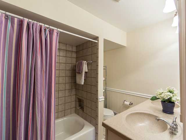 2607 Henthorn Road Columbus, OH 43221 - Photo 17 of 25