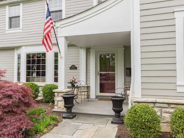 2607 Henthorn Road Columbus, OH 43221 - Photo 2 of 25
