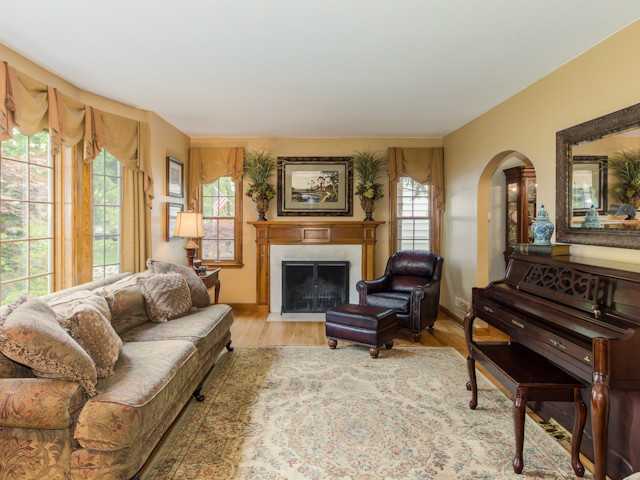 2607 Henthorn Road Columbus, OH 43221 - Photo 3 of 25