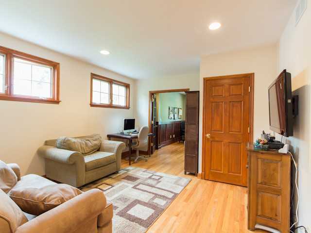 2607 Henthorn Road Columbus, OH 43221 - Photo 10 of 25