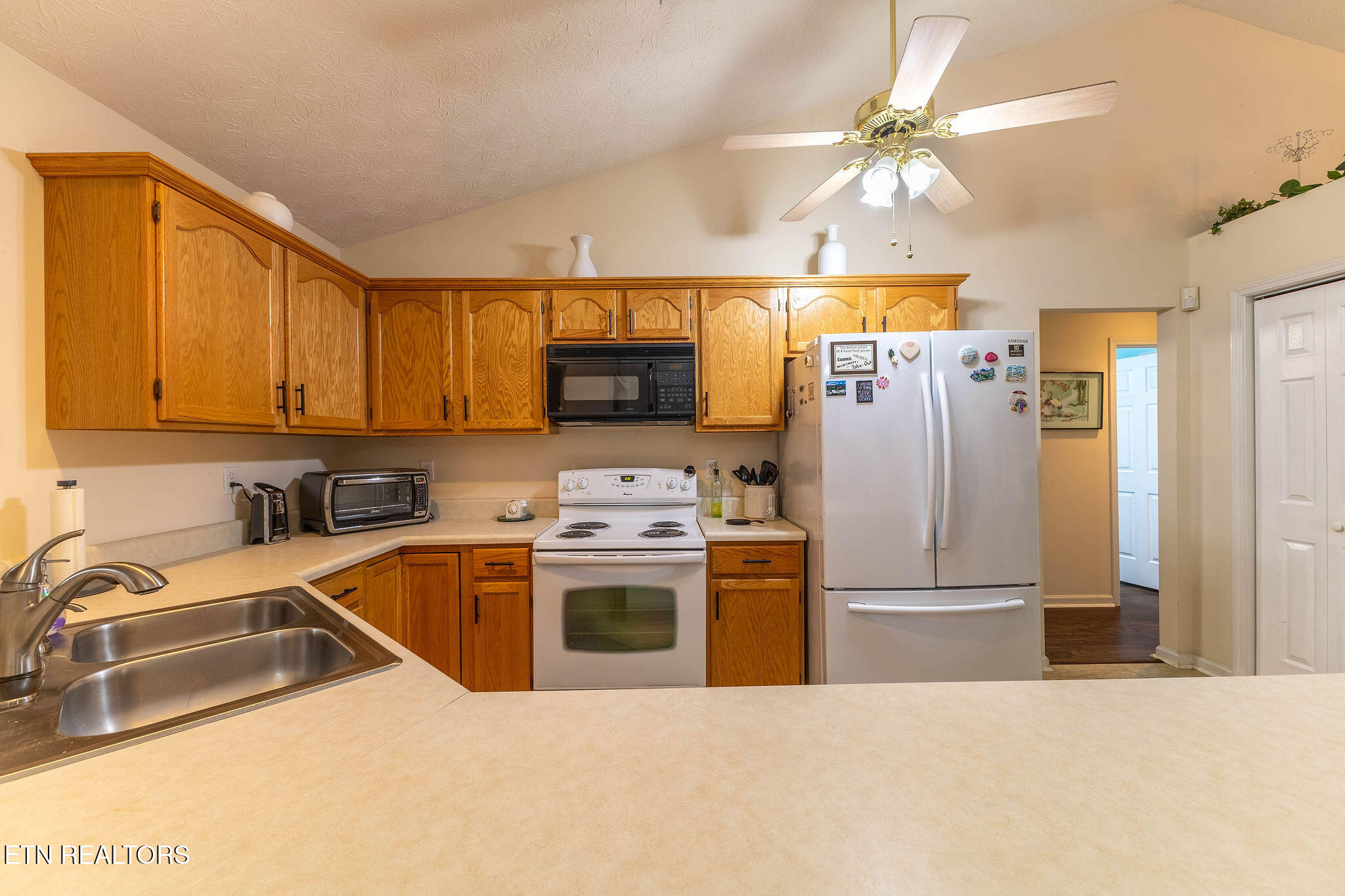 529 Pebble Creek Road Knoxville, TN 37918 - Photo 6 of 26 Kitchen