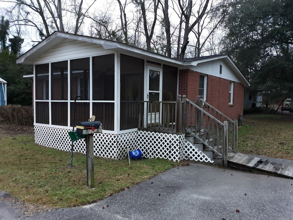 14 South Laurel Avenue Denmark, SC 29042 - Photo 2 of 15