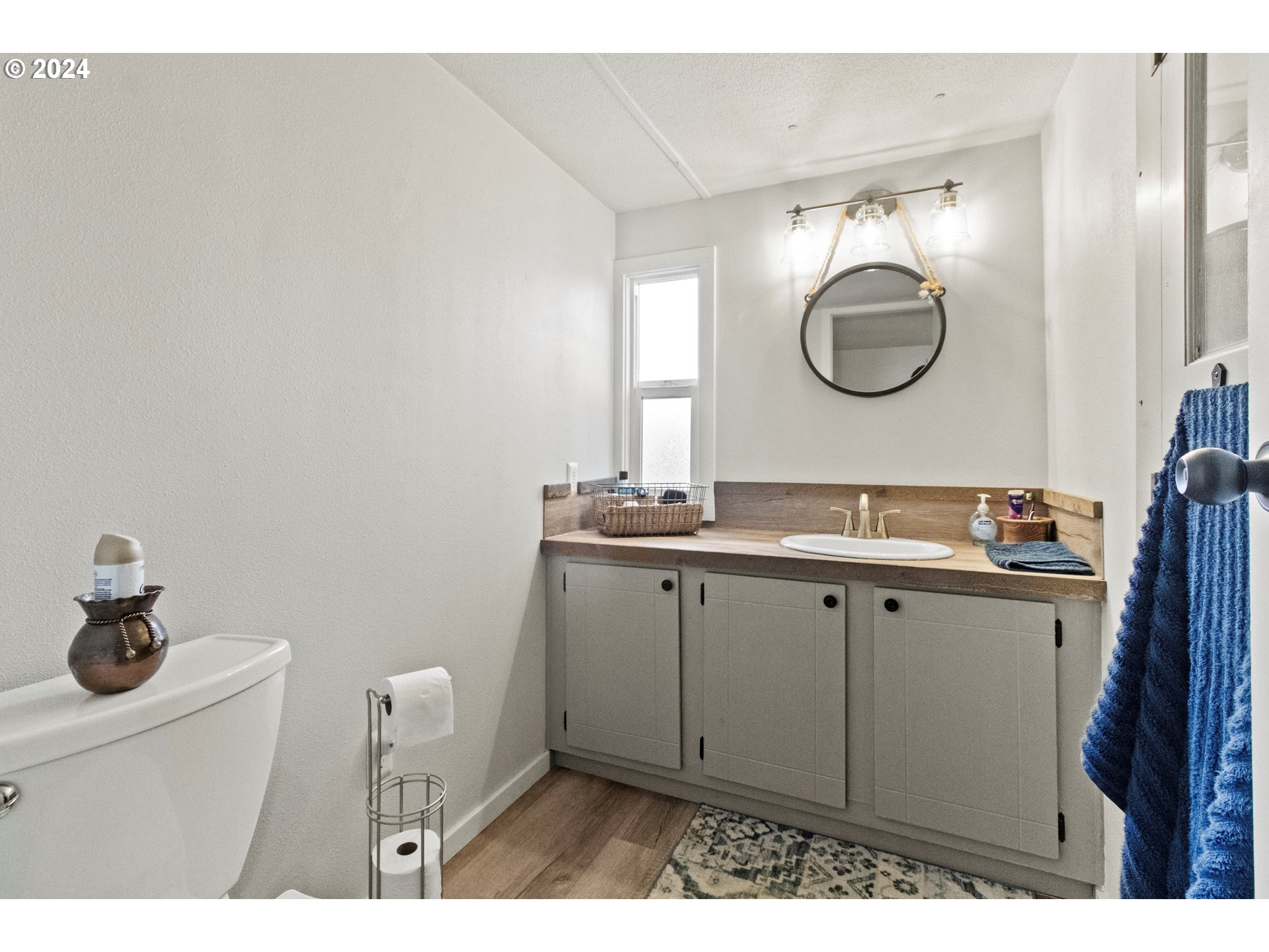 1400 Candlelight Drive, Unit 185 Eugene, OR 97402 - Photo 28 of 46 Bathroom