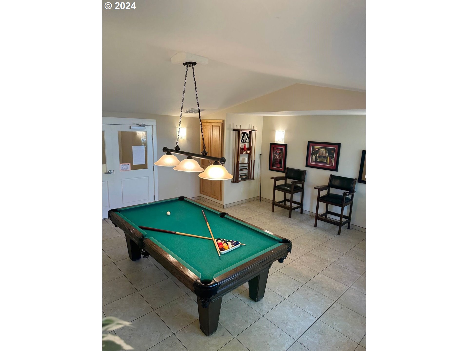1400 Candlelight Drive, Unit 185 Eugene, OR 97402 - Photo 37 of 46 a room with pool table and window