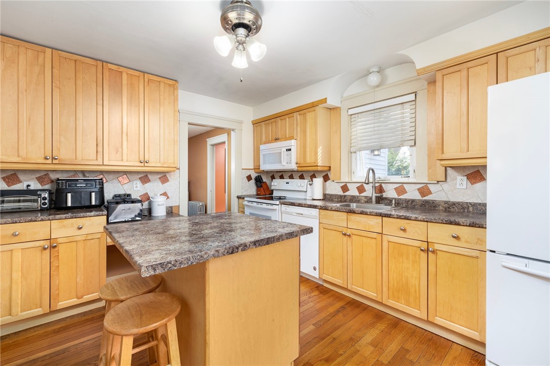 11 Edwards Road Johnston, RI 02919 - Photo 4 of 24 Gallery Image 4