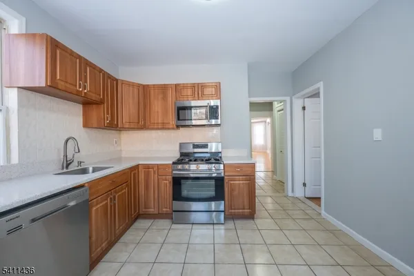 $2,550 | 24 Llewellyn Avenue, Unit 1, Bloomfield, NJ 07003