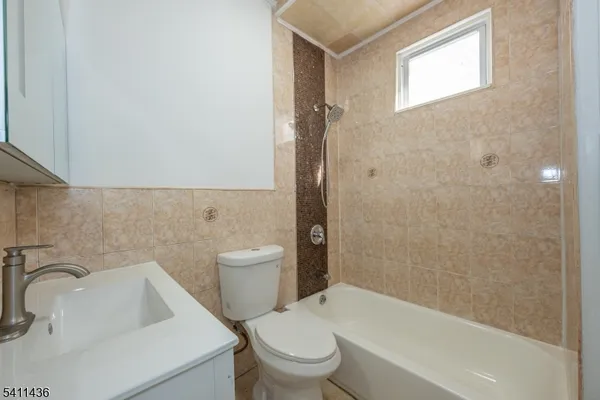 $2,550 | 24 Llewellyn Avenue, Unit 1, Bloomfield, NJ 07003