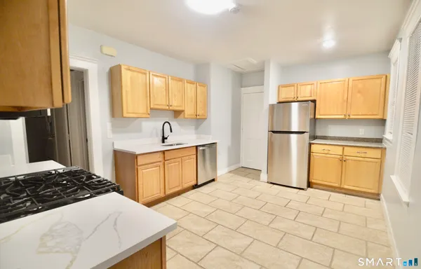 $1,950 | 994 Campbell Avenue, West Haven, CT 06516