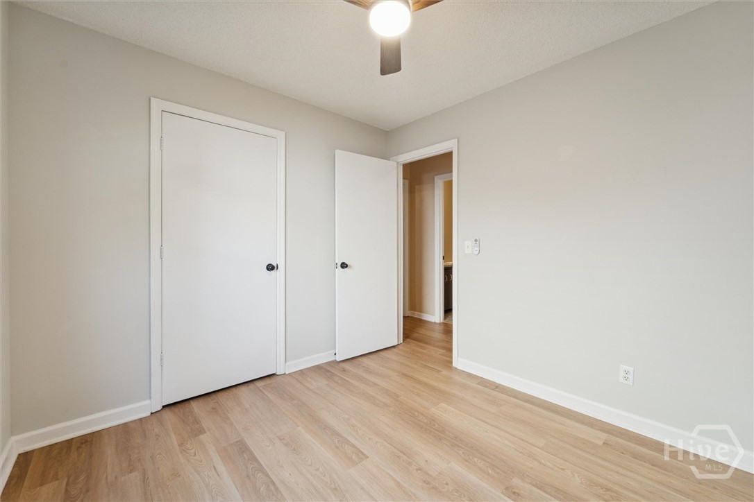 7206 Garfield Street Savannah, GA 31406 - Photo 25 of 30 Middle guest room