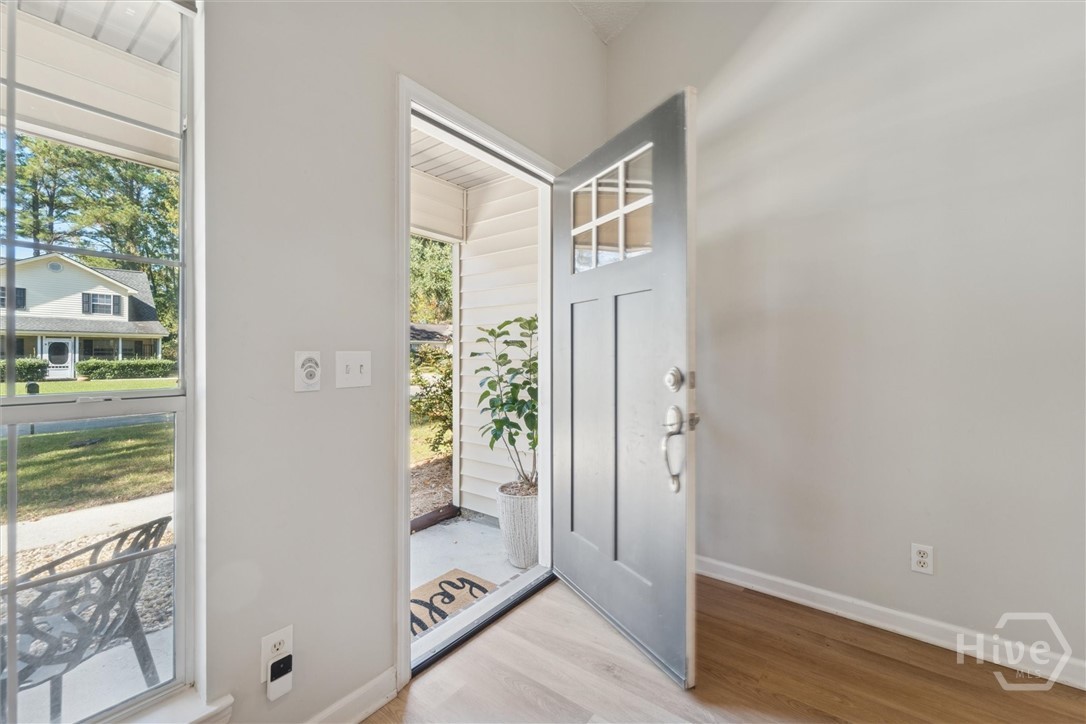7206 Garfield Street Savannah, GA 31406 - Photo 5 of 29 Welcome inside