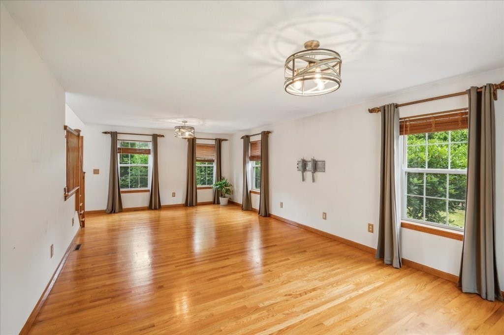 77 Cheryl Circle Belchertown, MA 01007 - Photo 20 of 40