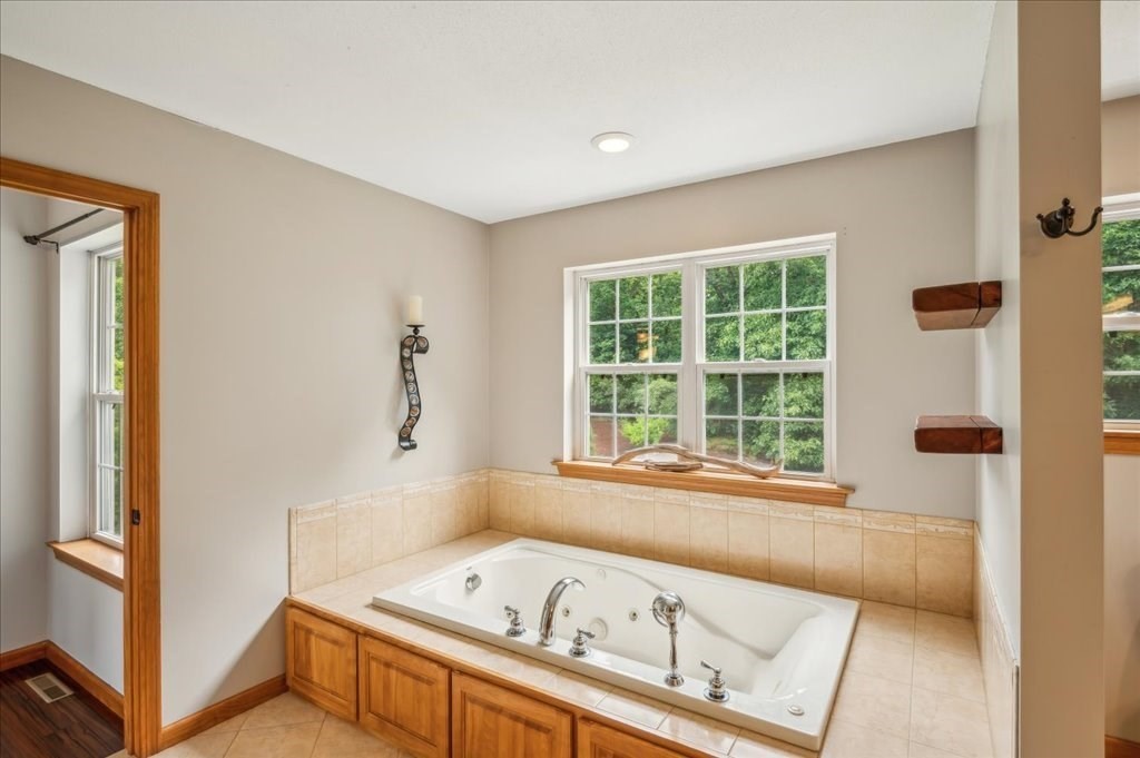 77 Cheryl Circle Belchertown, MA 01007 - Photo 29 of 40