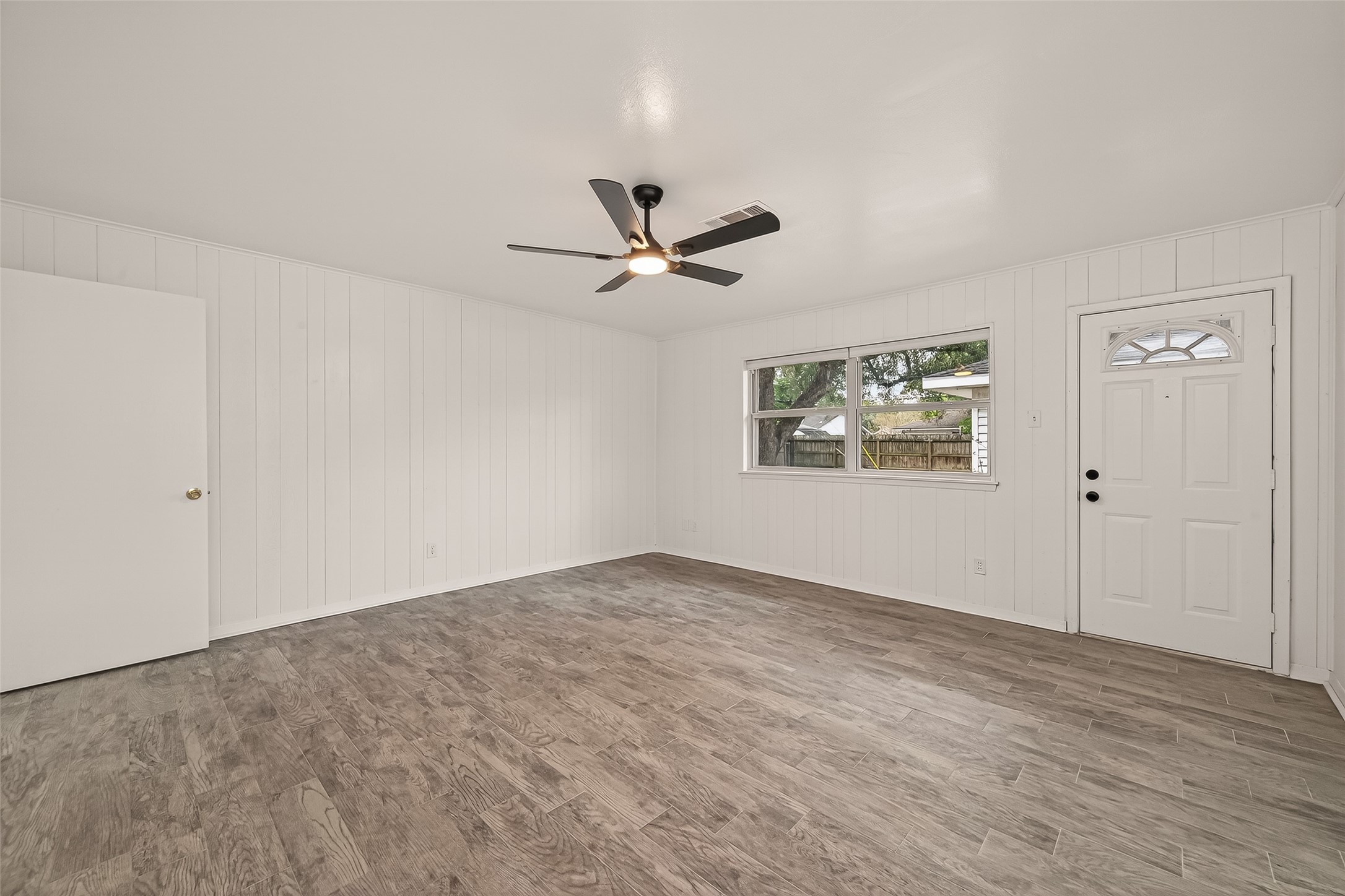 5615 Beechnut Street Houston, TX 77096 - Photo 15 of 50