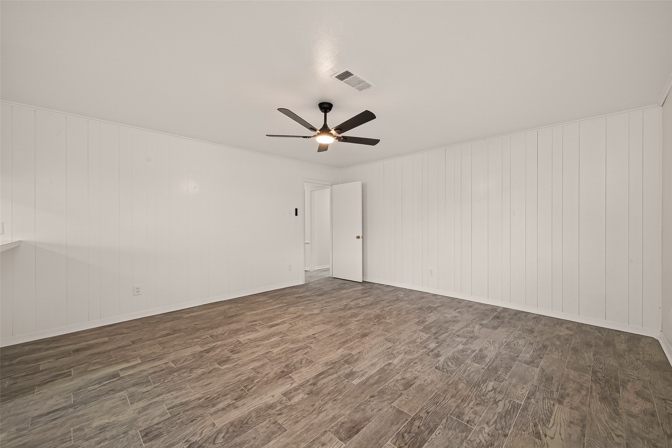 5615 Beechnut Street Houston, TX 77096 - Photo 18 of 50