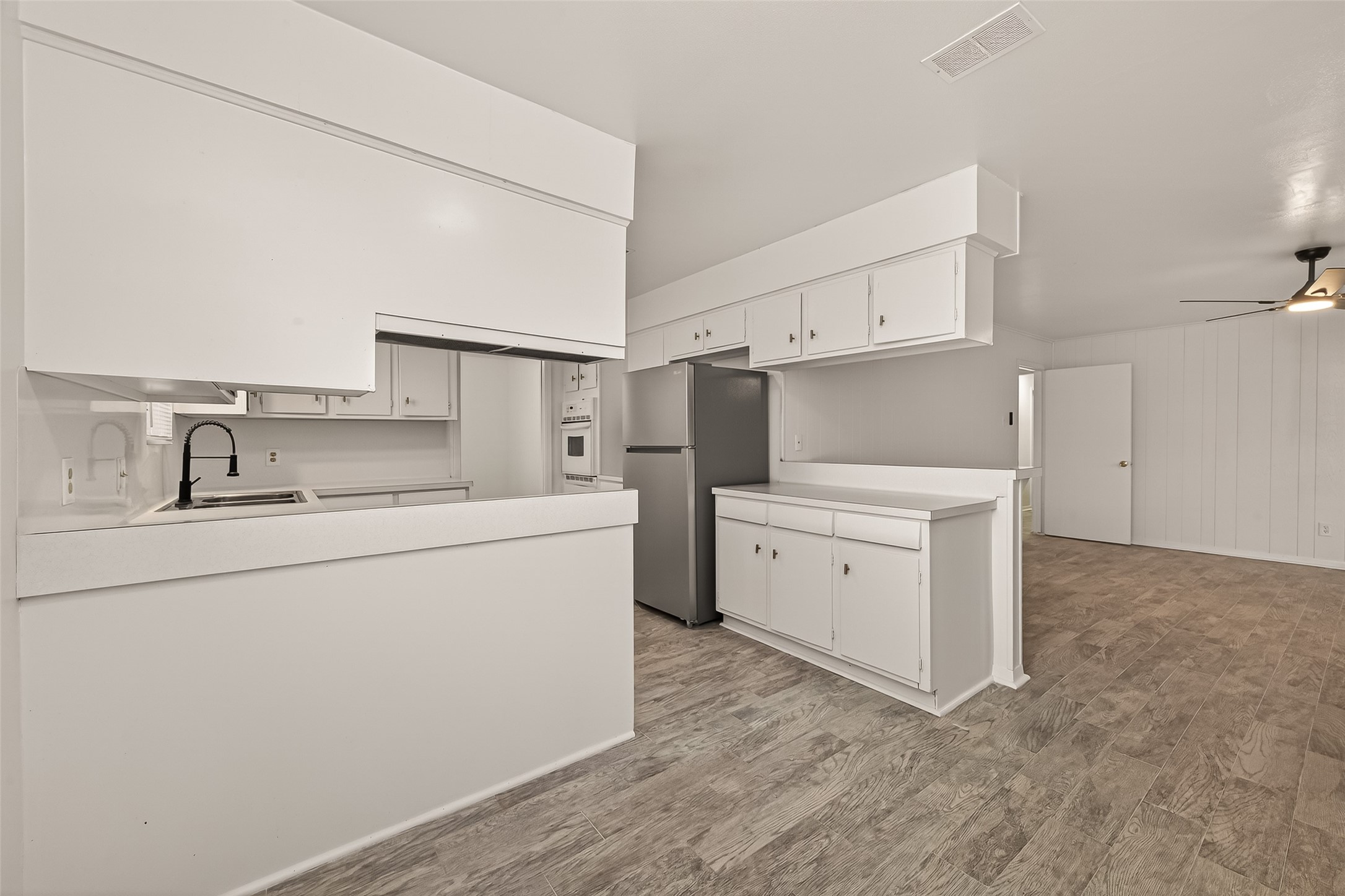 5615 Beechnut Street Houston, TX 77096 - Photo 20 of 50