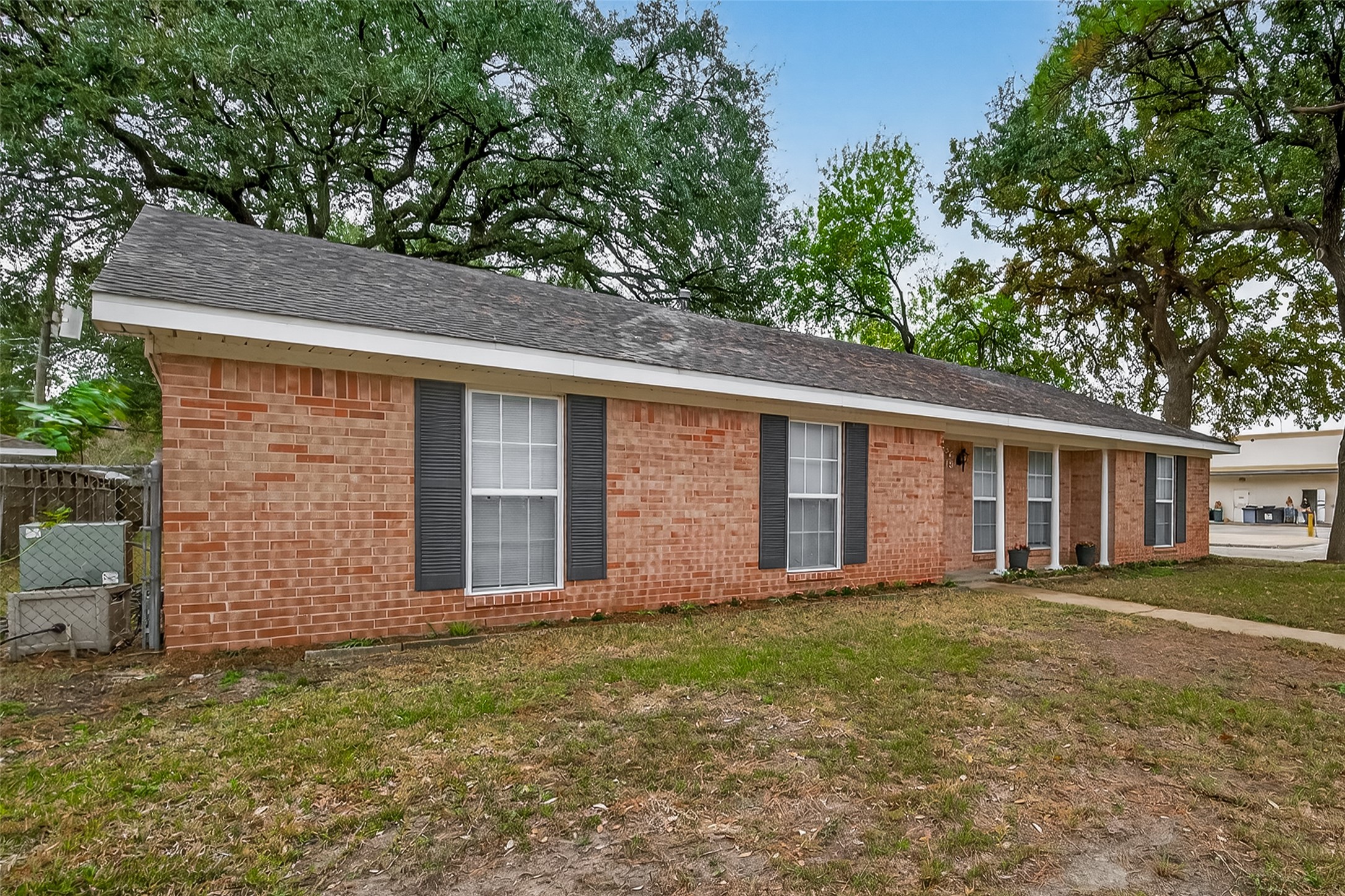 5615 Beechnut Street Houston, TX 77096 - Photo 3 of 50