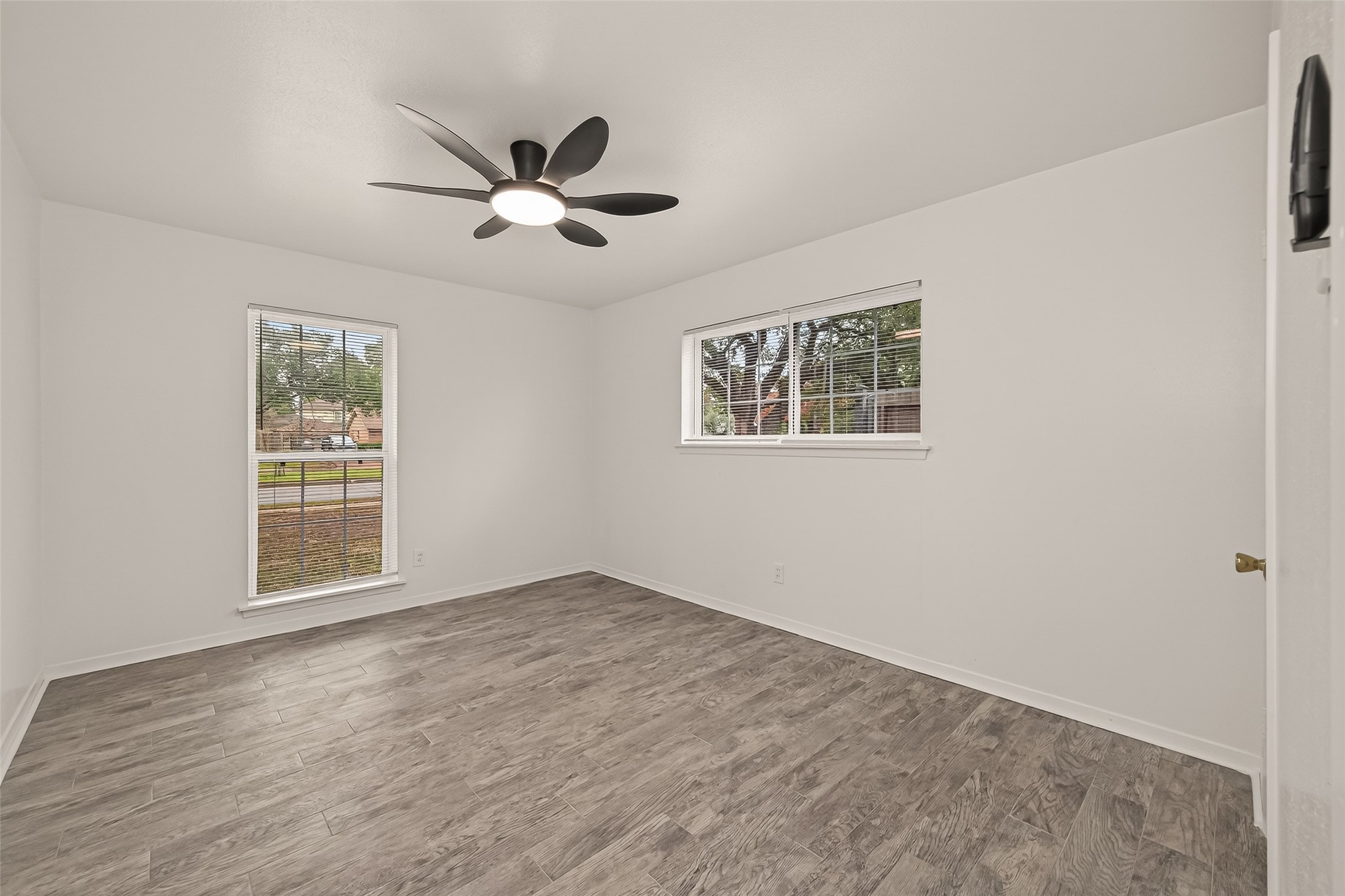 5615 Beechnut Street Houston, TX 77096 - Photo 35 of 50