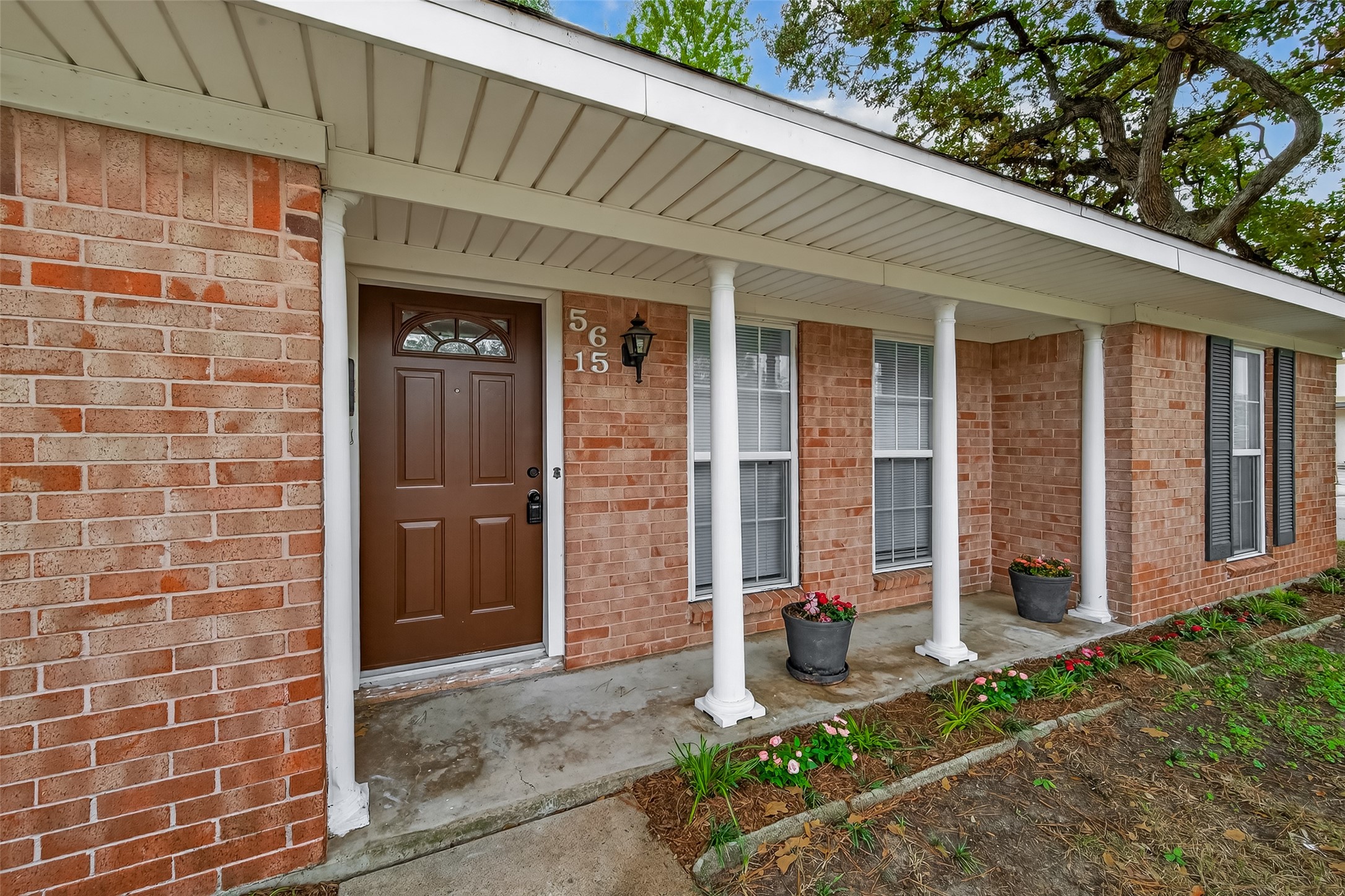 5615 Beechnut Street Houston, TX 77096 - Photo 6 of 50