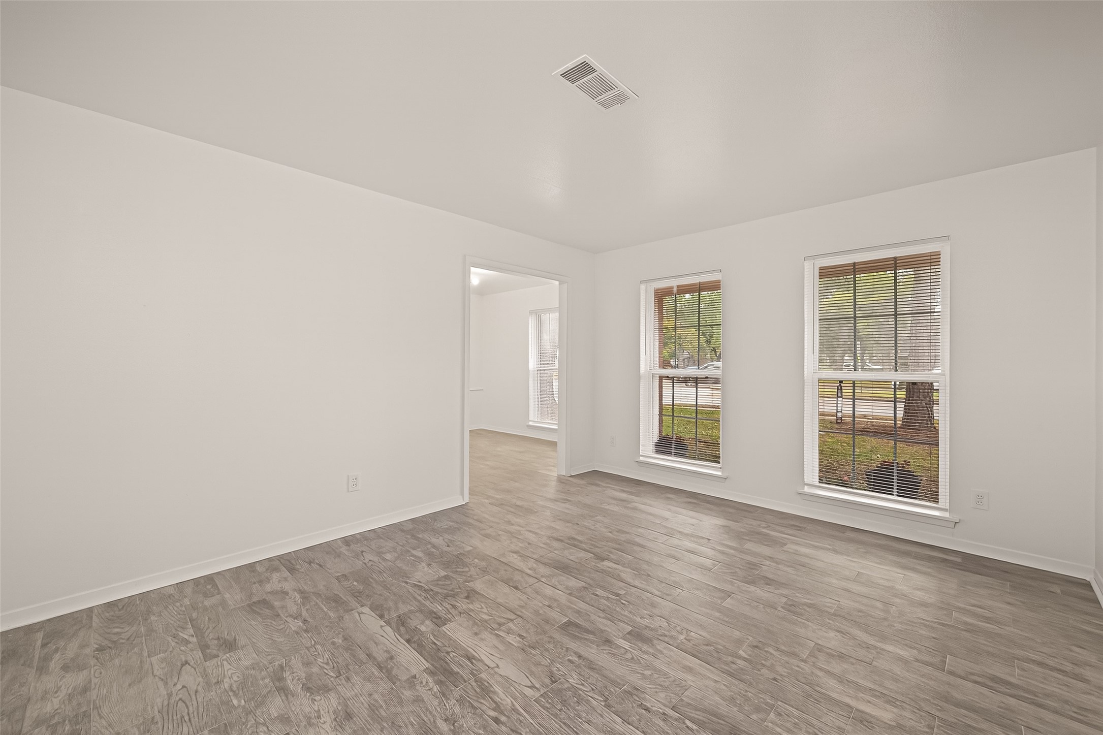 5615 Beechnut Street Houston, TX 77096 - Photo 10 of 50