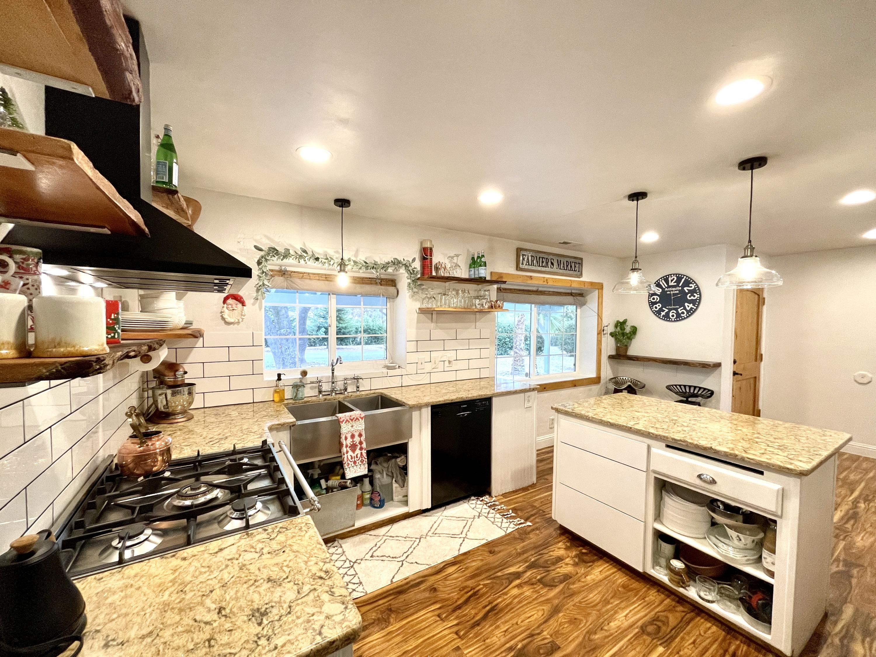 5022 Smokey Road Anderson, CA 96007 - Photo 11 of 35 F58CD19E-B945-4A5B-A9C1-8CB8EDCDC073