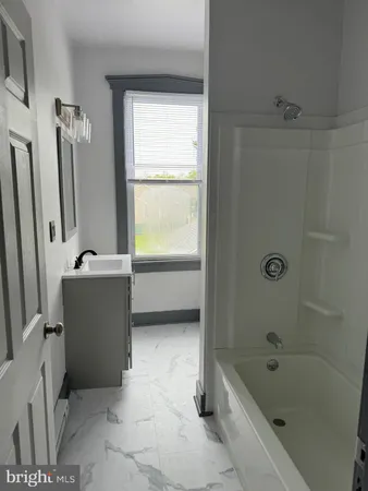 $1,125 | 108 West State Street, Unit B, Quarryville, PA 17566