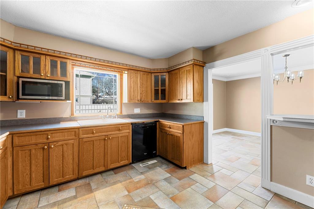 2106 Rhode Island Street Lawrence, KS 66046 - Photo 13 of 42