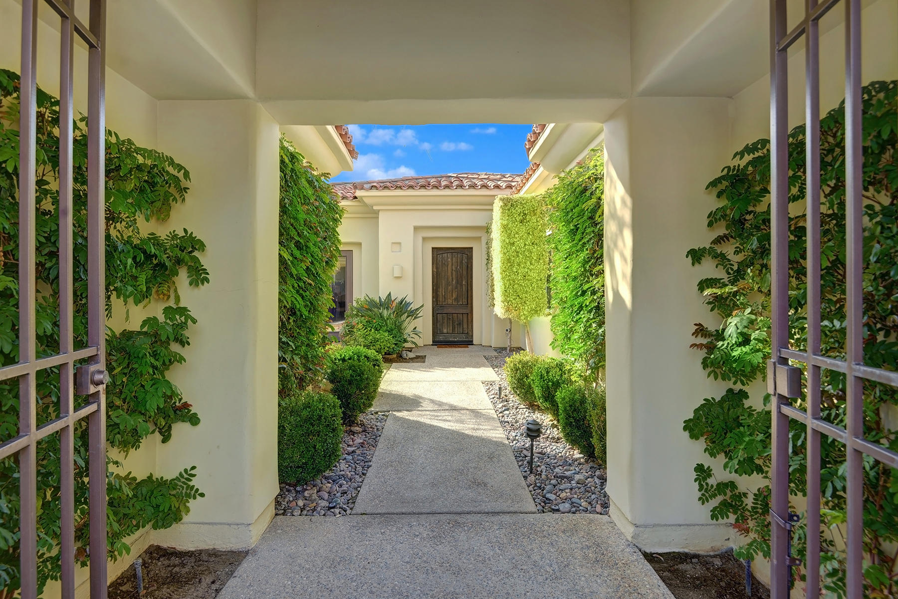 79593 Pomo La Quinta, CA 92253 - Photo 12 of 39 ENTER THROUGH GATES