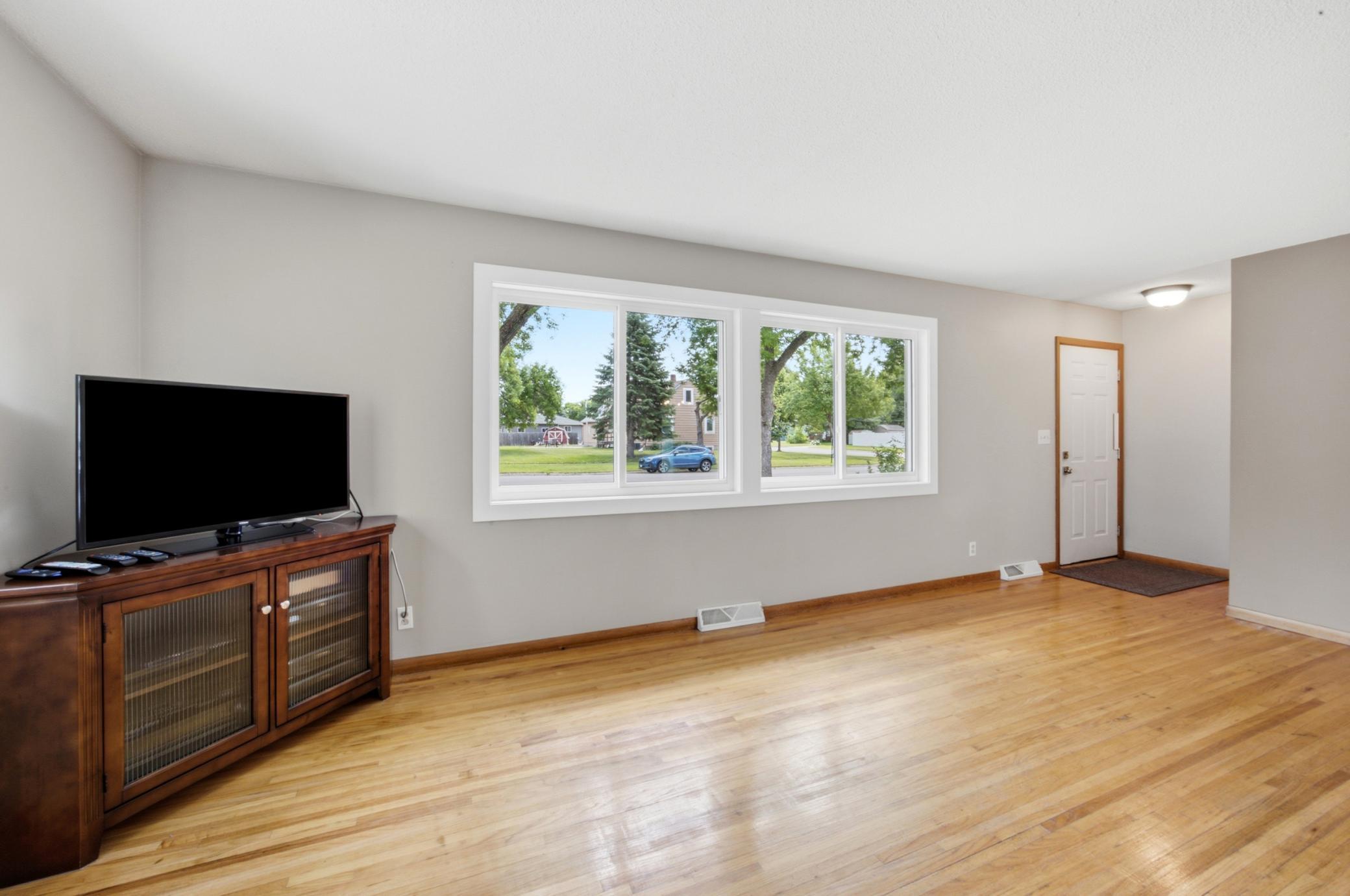 809 19th Street North Moorhead, MN 56560 - Photo 7 of 38