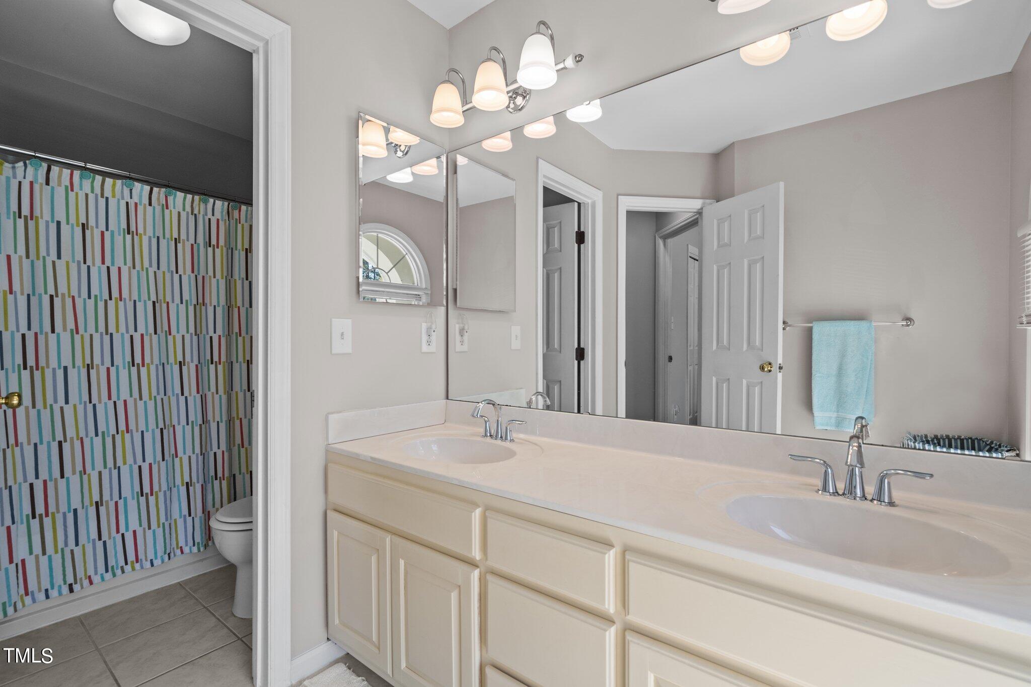 12408 Tappersfield Court Raleigh, NC 27613 - Photo 33 of 61 33-web-or-mls-_NFP0606