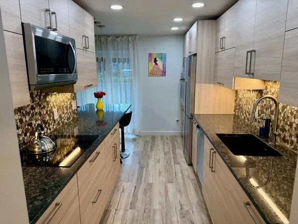 $599,900 | 1206 Greendale Avenue, Unit 201, Needham, MA 02492