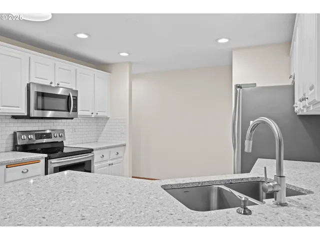 $539,900 | 15085 Southeast Sedona Drive, Clackamas, OR 97015