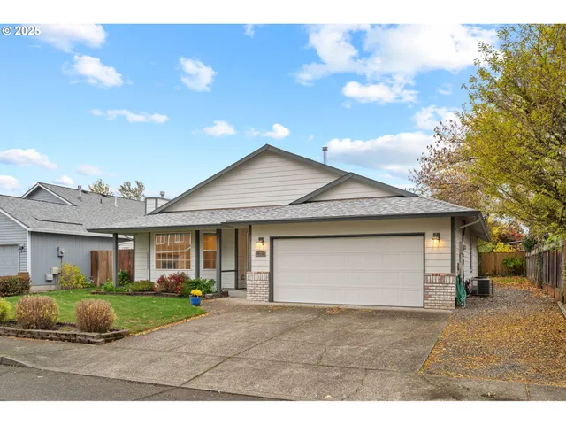 $539,900 | 15085 Southeast Sedona Drive, Clackamas, OR 97015