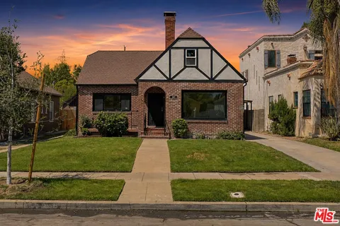 $1,249,000 | 343 North Fairview Street, Burbank, CA 91505