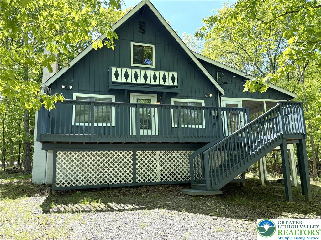 3176 Cherry Ridge Road Bushkill, PA 18324 - Photo 1 of 37 a front view of a house