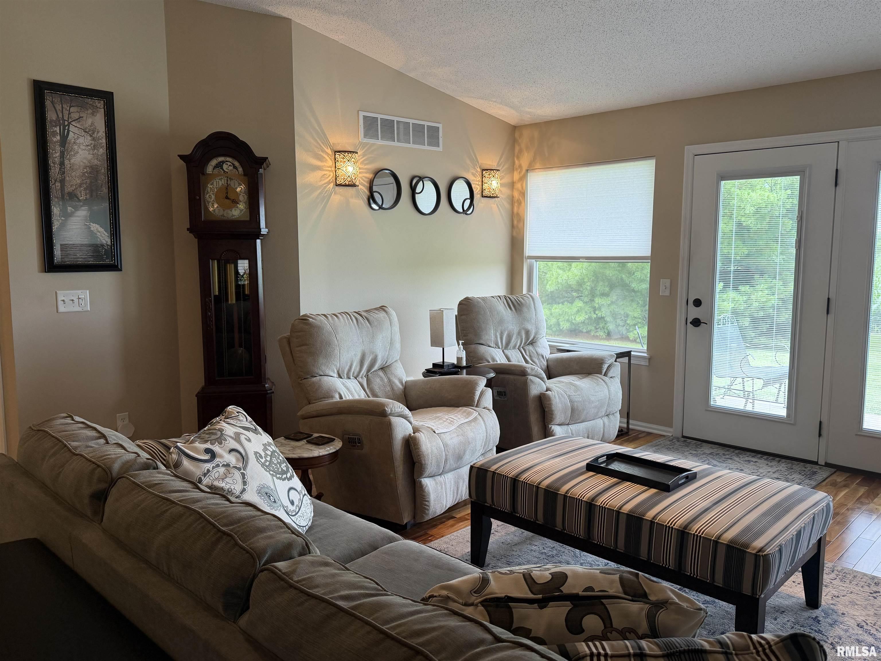 1064 Willow Road Macomb, IL 61455 - Photo 16 of 35