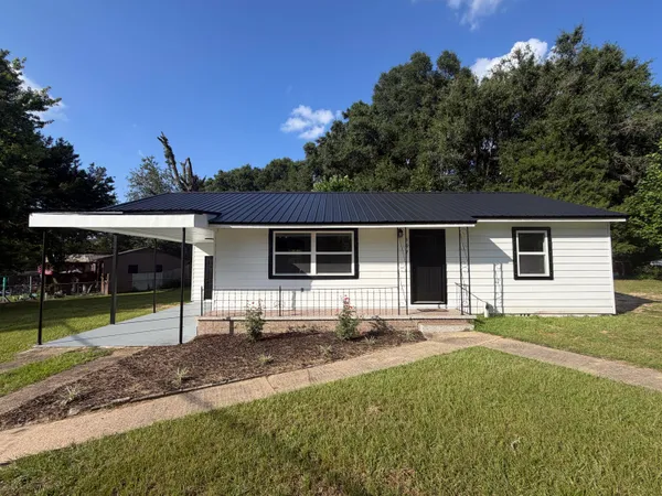 $189,900 | 197 West North Avenue, Crestview, FL 32536