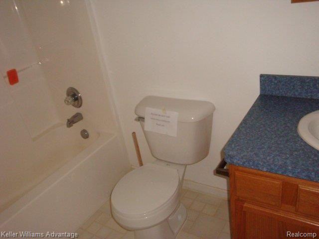 5287 Mack Road Howell, MI 48855 - Photo 2 of 11 bath