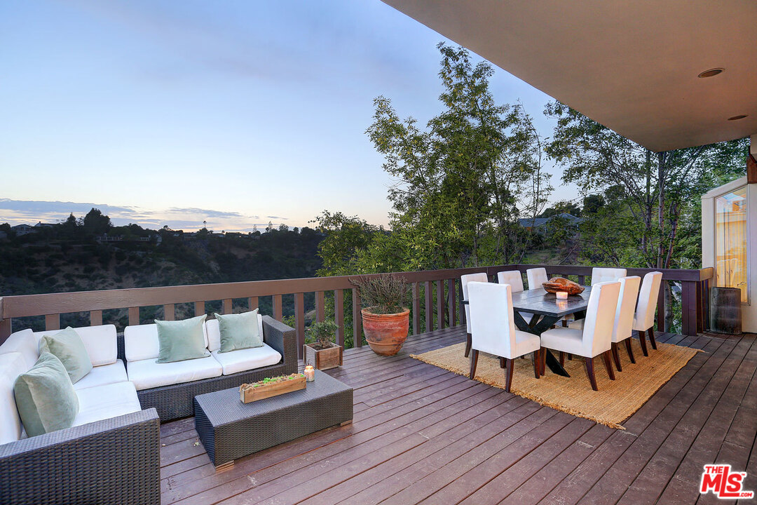 1993 Stradella Road Los Angeles, CA 90077 - Photo 8 of 22