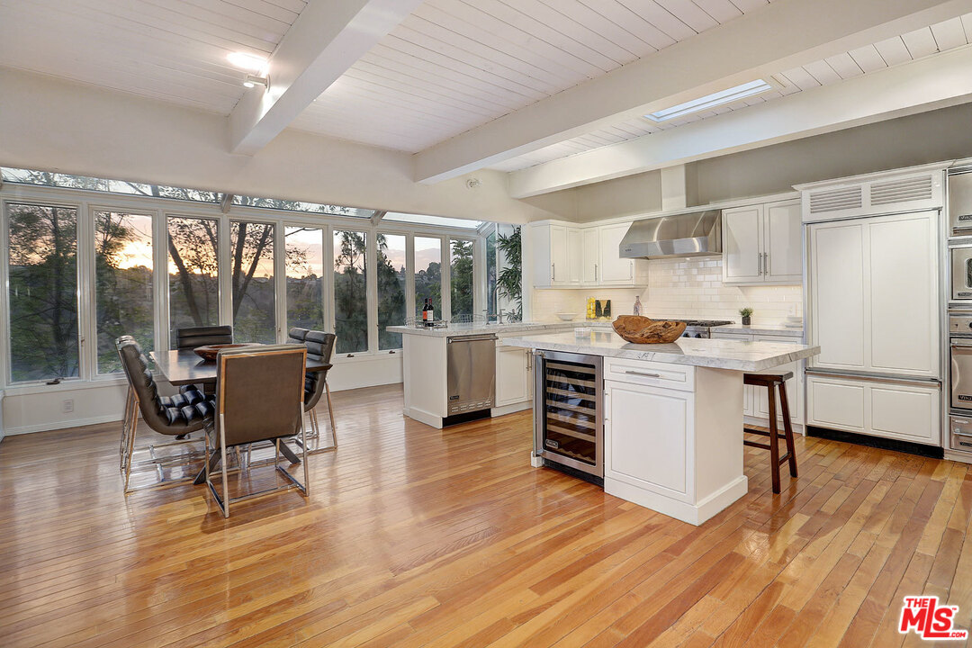 1993 Stradella Road Los Angeles, CA 90077 - Photo 9 of 22