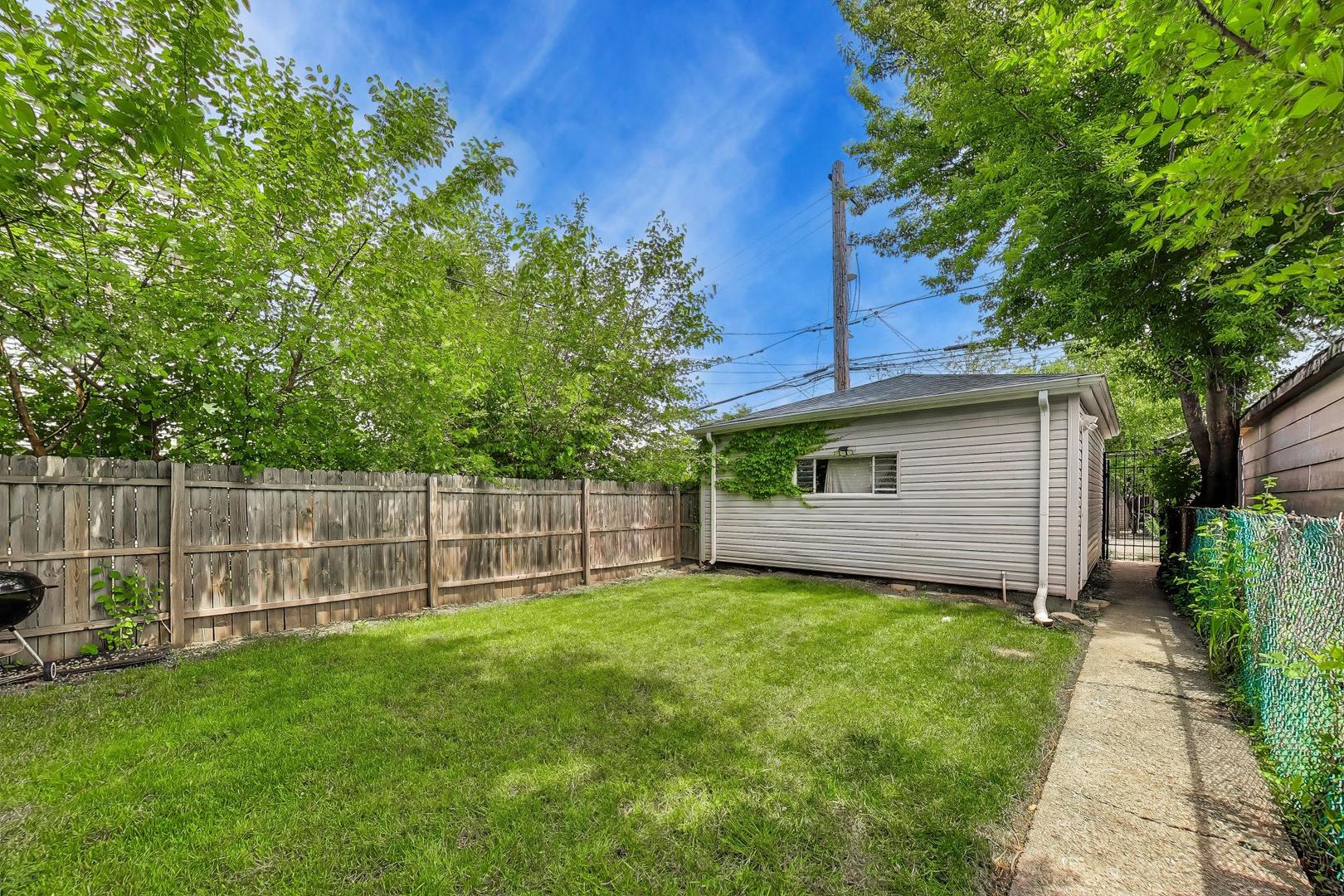1431 North Springfield Avenue Chicago, IL 60651 - Photo 15 of 17