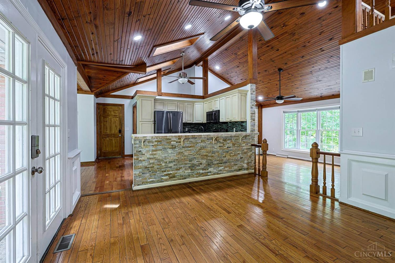 3304 Wagner Road Cincinnati, OH 45245 - Photo 14 of 69 Gallery Image 14