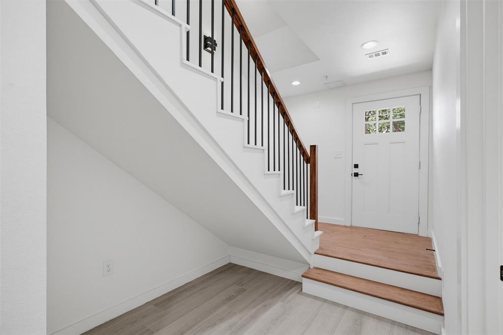 512 South O Connor Road Irving, TX 75060 - Photo 4 of 21