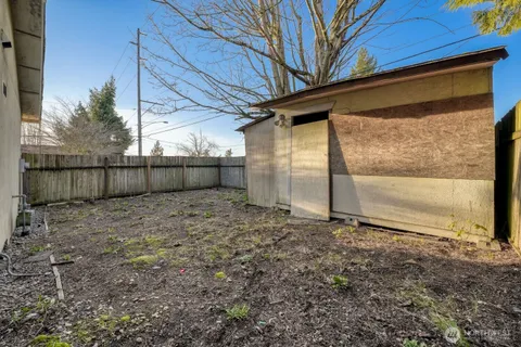 $500,000 | 24006 26th Avenue South, Des Moines, WA 98198