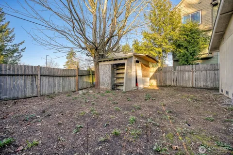 $500,000 | 24006 26th Avenue South, Des Moines, WA 98198