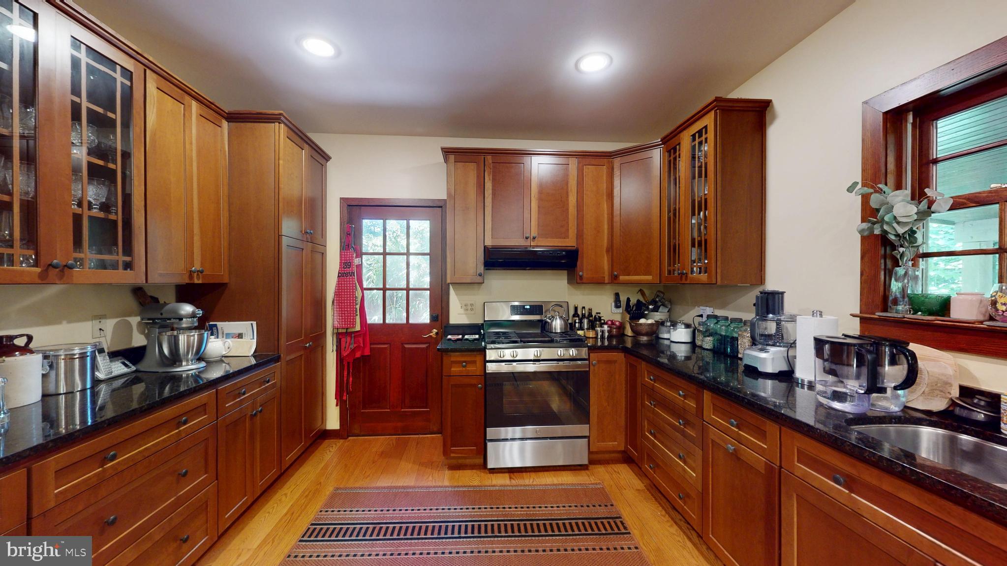 7108 Larrlyn Drive Springfield, VA 22151 - Photo 15 of 50
