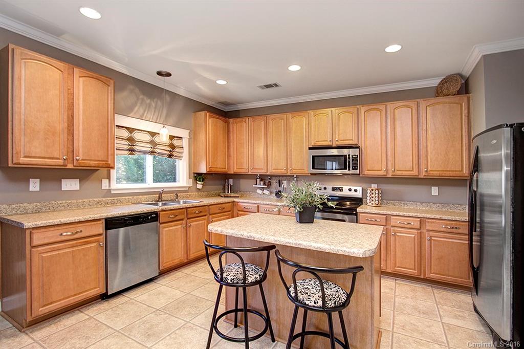 9313 Seamill Road, Unit 97 Charlotte, NC 28278 - Photo 9 of 24 Gallery Image 9