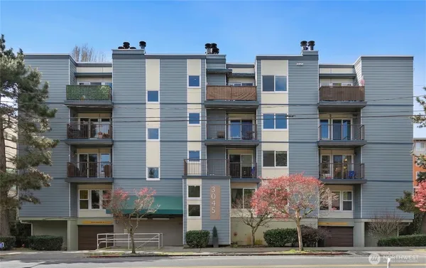$389,000 | 3045 20th Avenue West, Unit 102, Seattle, WA 98199