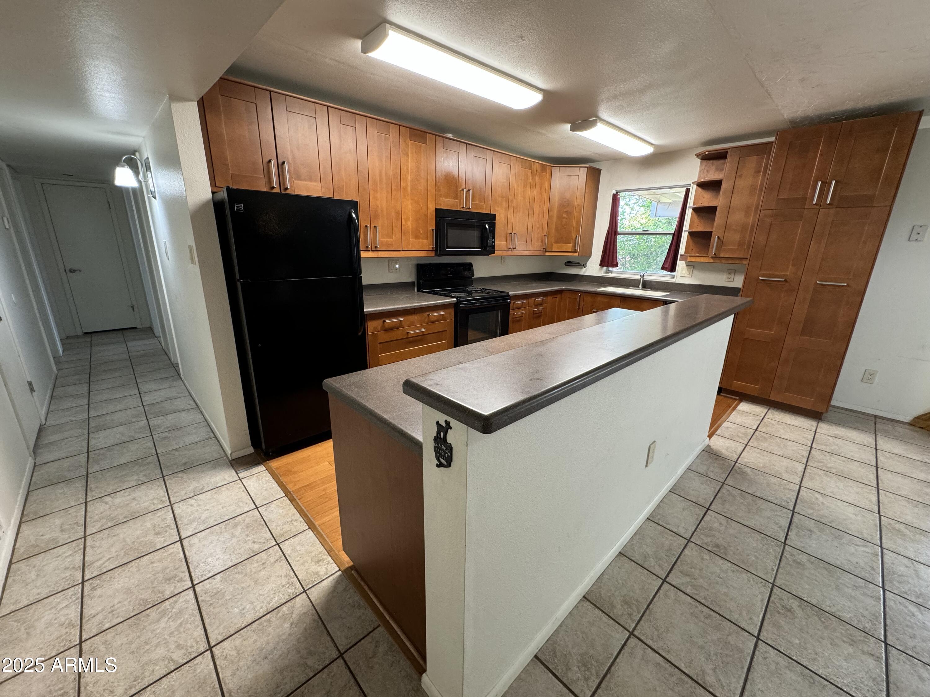 2520 South Terrace Road Tempe, AZ 85282 - Photo 5 of 33 IMG_8327