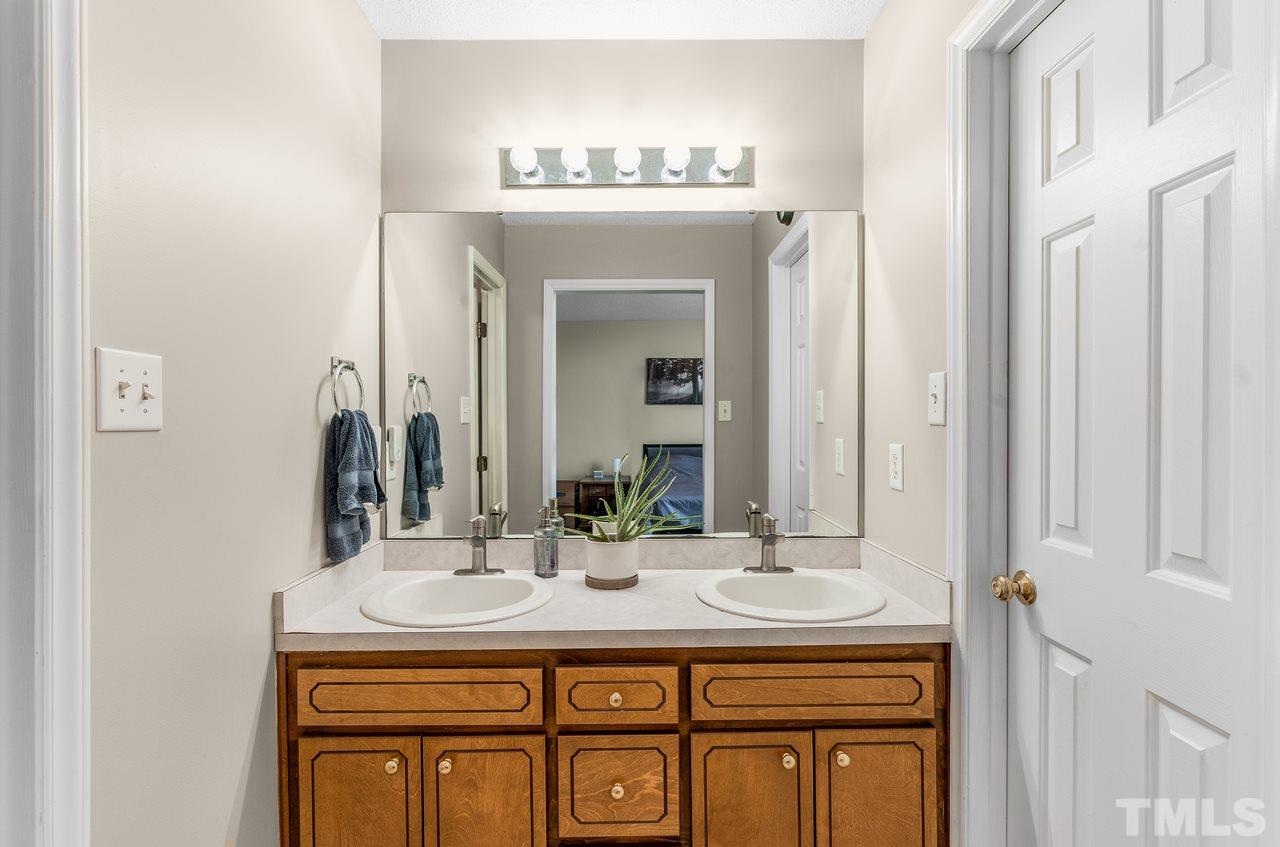 135 Ridge Way Lane Clayton, NC 27520 - Photo 29 of 30 Gallery Image 29